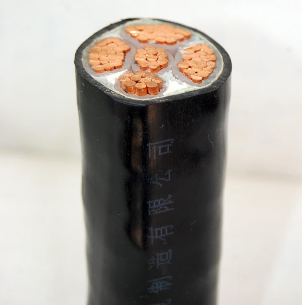 YJV XLPE power cable cross-section showing internal structure