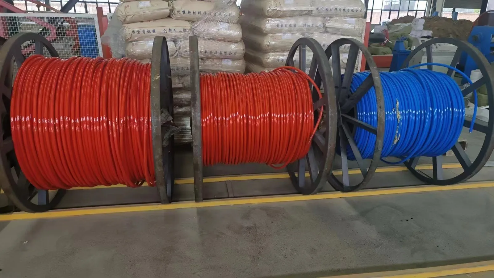 Finished insulated cable drums